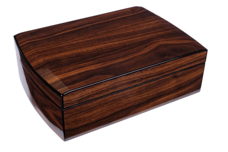 Хьюмидор Tom River с подарочным набором на 30 сигар, Орех